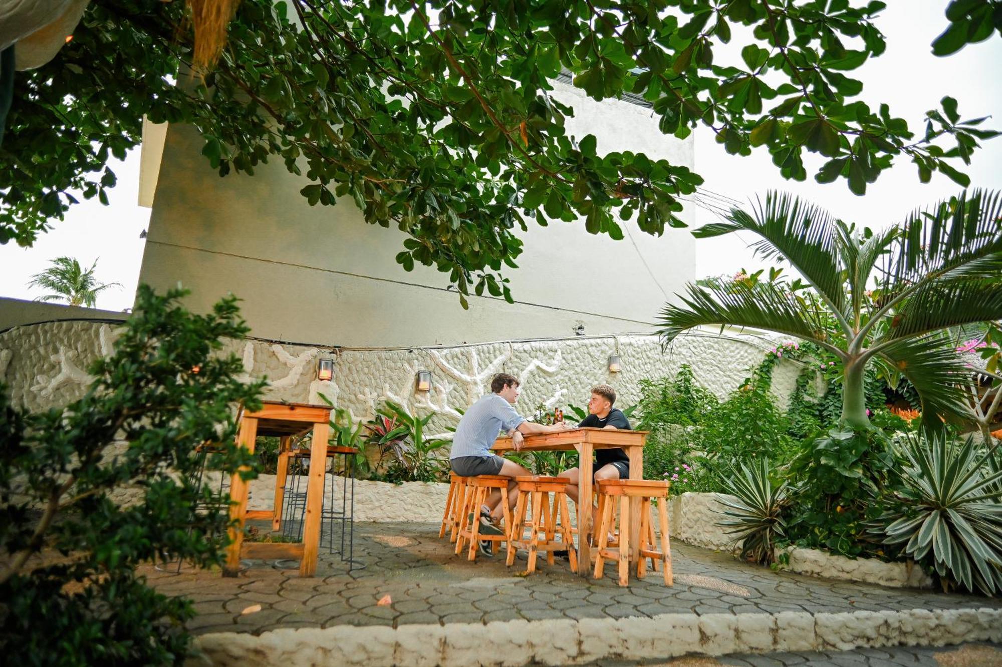 Garden Of Eden Dive Resort Puerto Galera Zewnętrze zdjęcie
